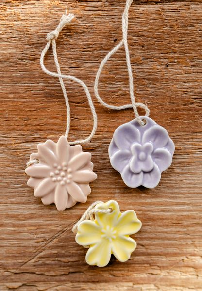 Decoration buttercup, porcelain, yellow