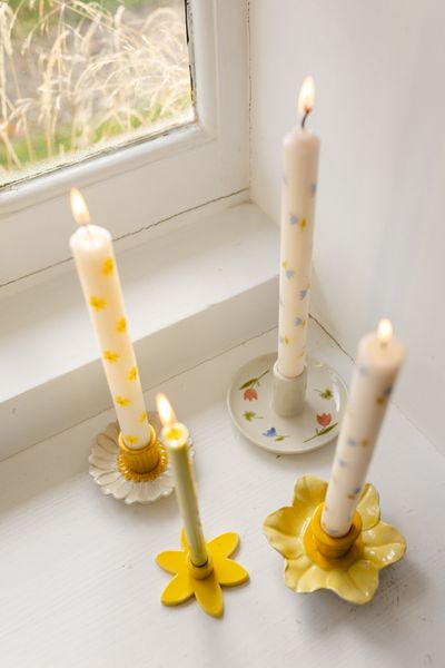 Kandelaar, porselein, gele bloem, Ø8 x 2 cm