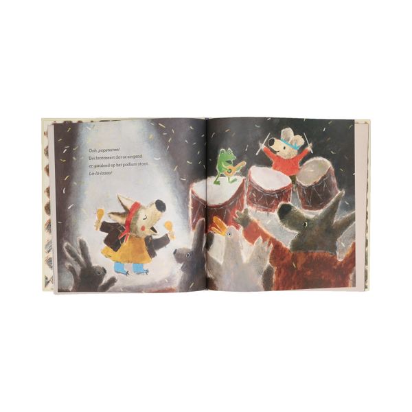 Evi is een beetje verlegen, Natalia Shaloshvili