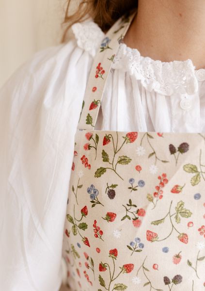 Apron, GOTS organic cotton, red fruit, 85 x 90 cm