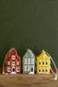 Hanger, porselein, trapgevelhuisje, rood