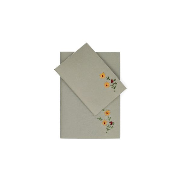 Heft, farbiges Kraftpapier, gestickte Blume, A6