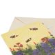 Kaart, World Animal Protection, bijen in een lupine veld