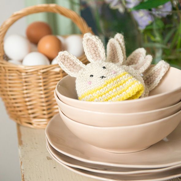 Wicker basket with handles