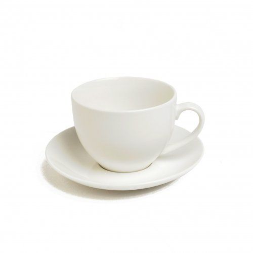 Location de tasses et sous tasses à thé porcelaine blanche filet or