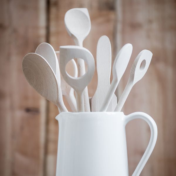 Kan, porselein, hoogte 14 cm