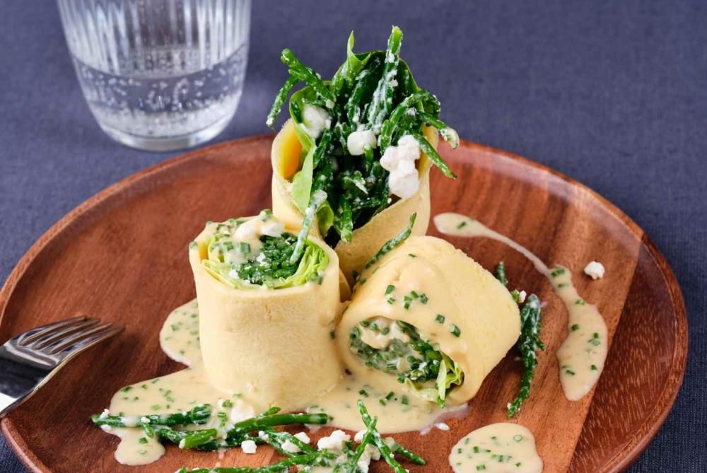 Salicornes braisées, cottage cheese et sauce au champagne et à l’échalote 