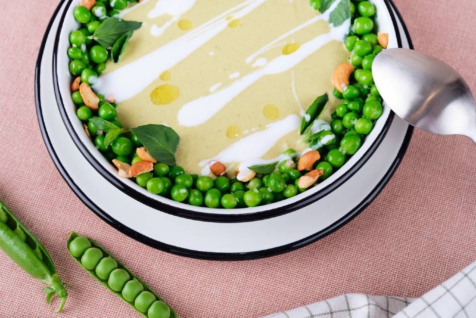 Kalte Erbsensuppe