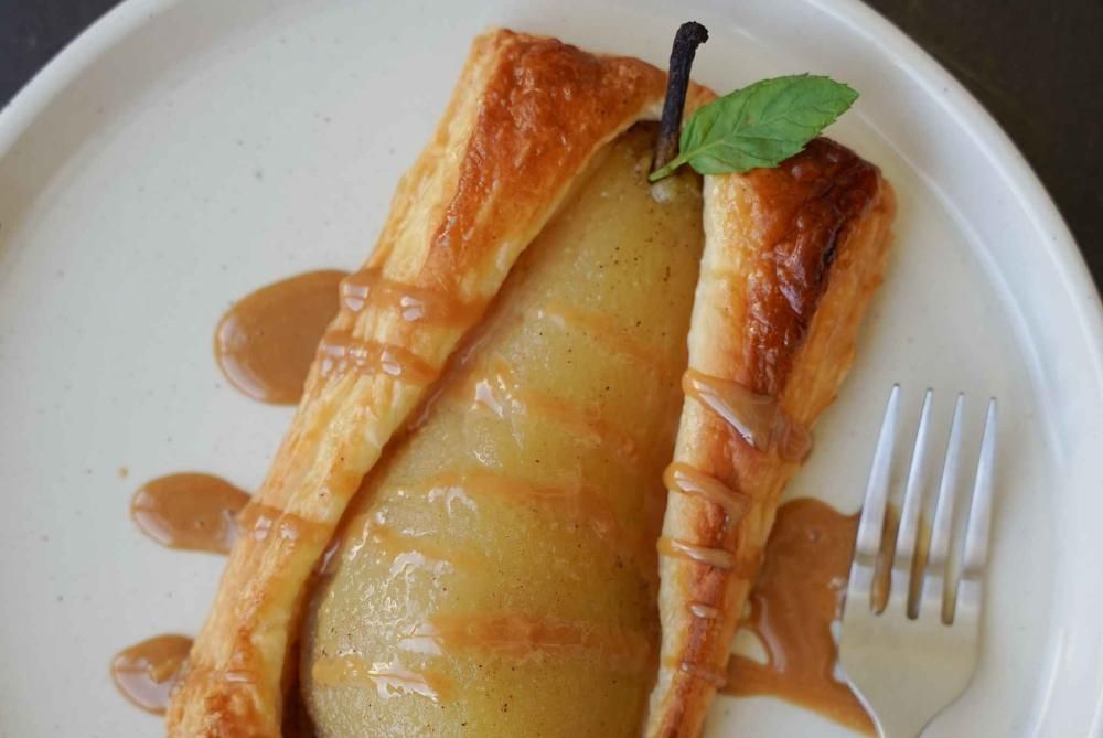 Perentaartje met warme karamel