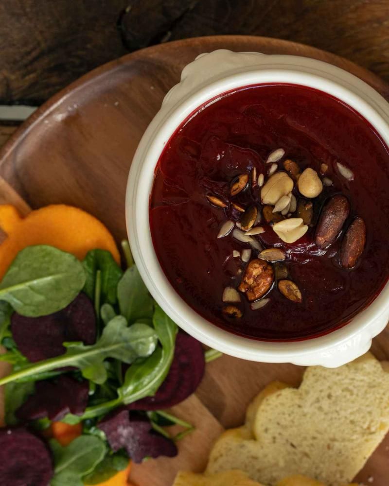 Soupe au potiron et &agrave; la betterave, l&eacute;gumes aigres-doux