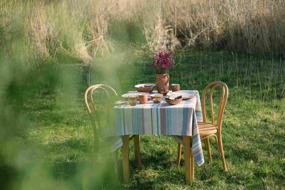 Comment dresser sa table de jardin pour les douces soirées d’été