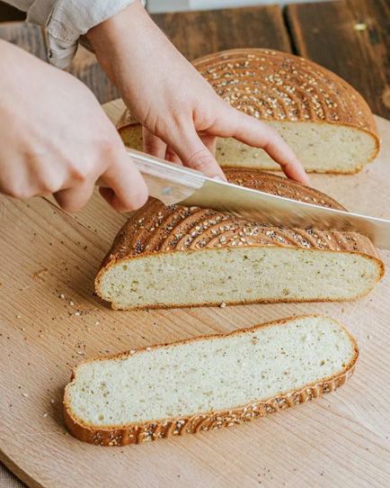 Bloemetjesbrood met sesam- en maanzaad